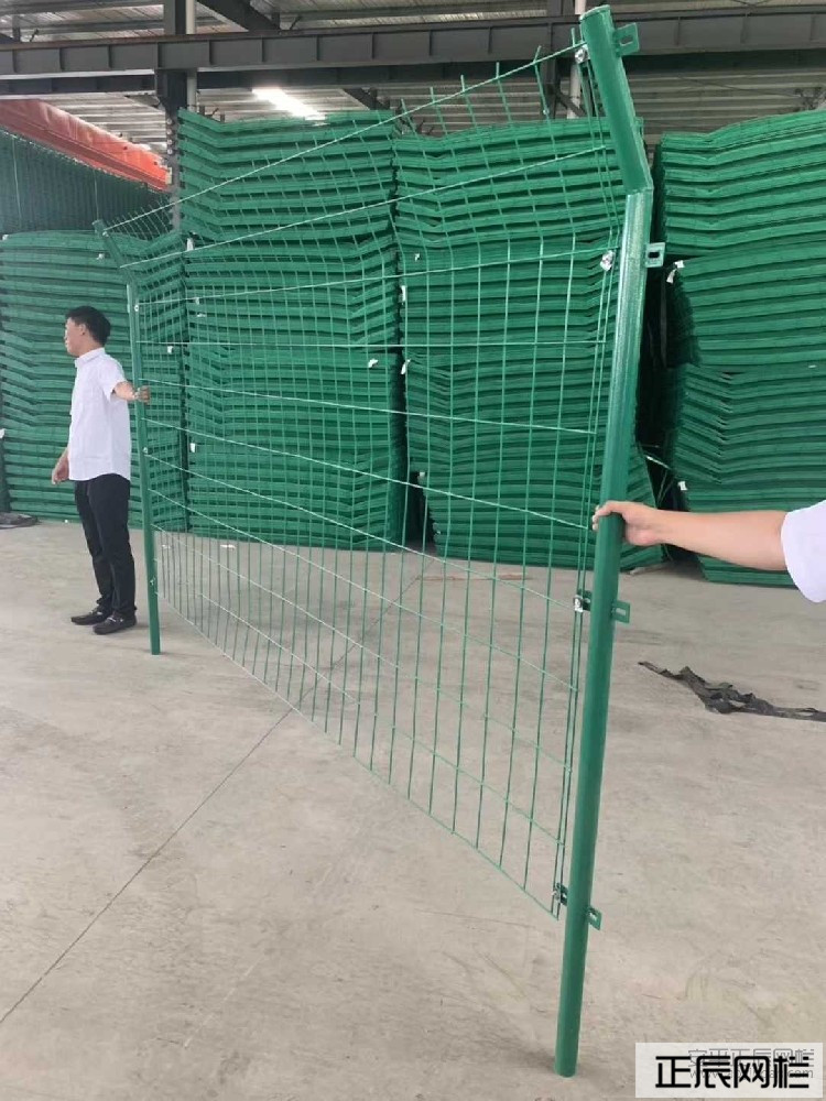 網(wǎng)狀護欄圖片(網(wǎng)狀護欄效果圖)