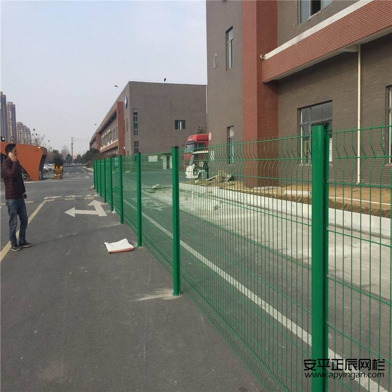 鐵絲網(wǎng)護欄網(wǎng) 鐵絲網(wǎng)護欄網(wǎng)
