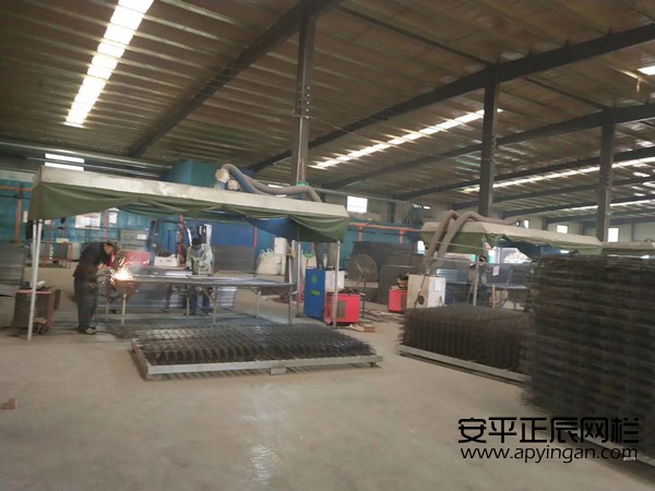 河北護(hù)欄網(wǎng)批發(fā)護(hù)欄網(wǎng)廠家 河北護(hù)欄網(wǎng)批發(fā)護(hù)欄網(wǎng)廠家