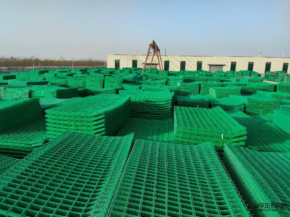 護(hù)欄網(wǎng)片廠家電話