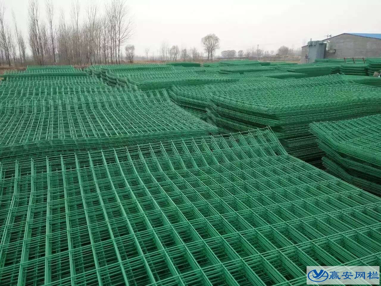 公路護(hù)欄網(wǎng)