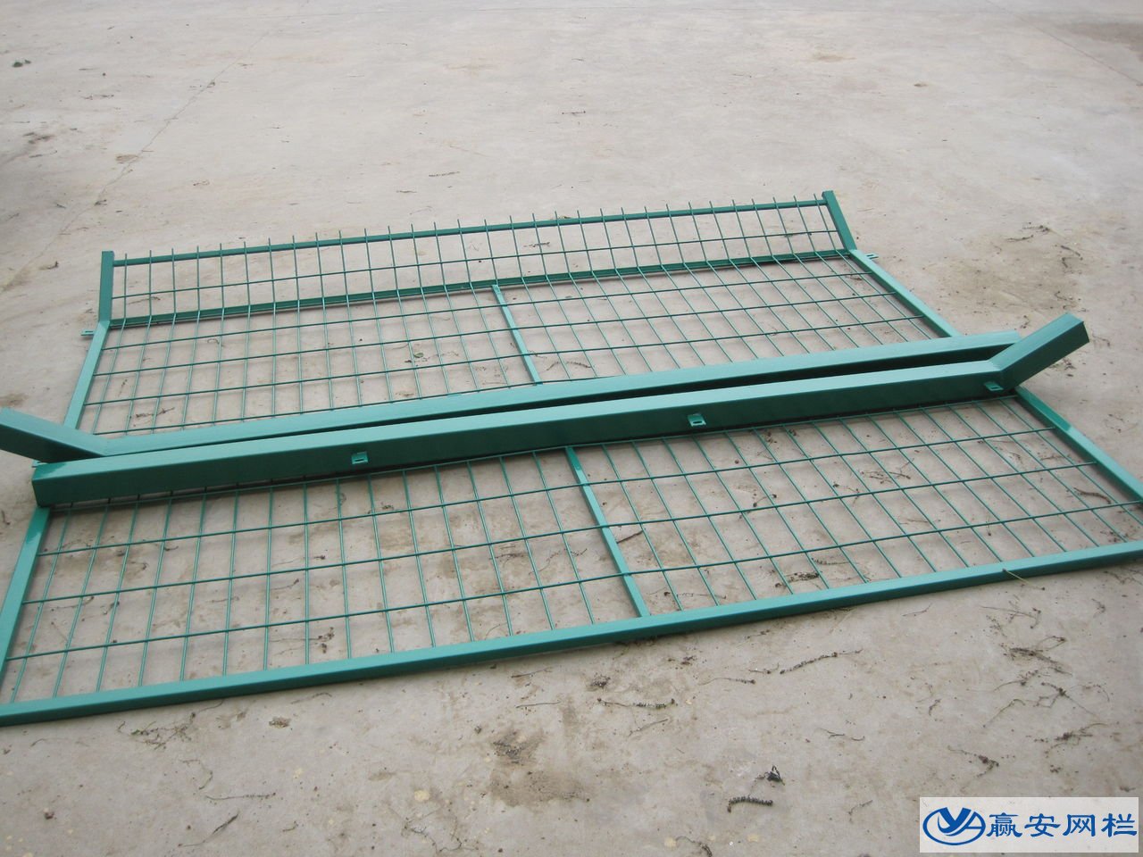 現(xiàn)貨公路護欄網(wǎng)