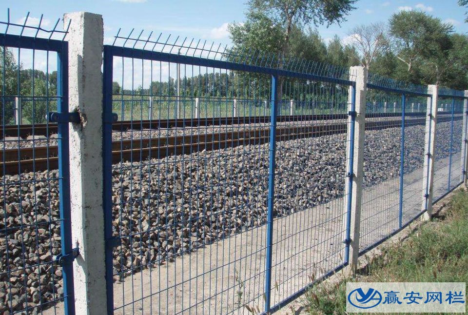 鐵絲網(wǎng)圍欄