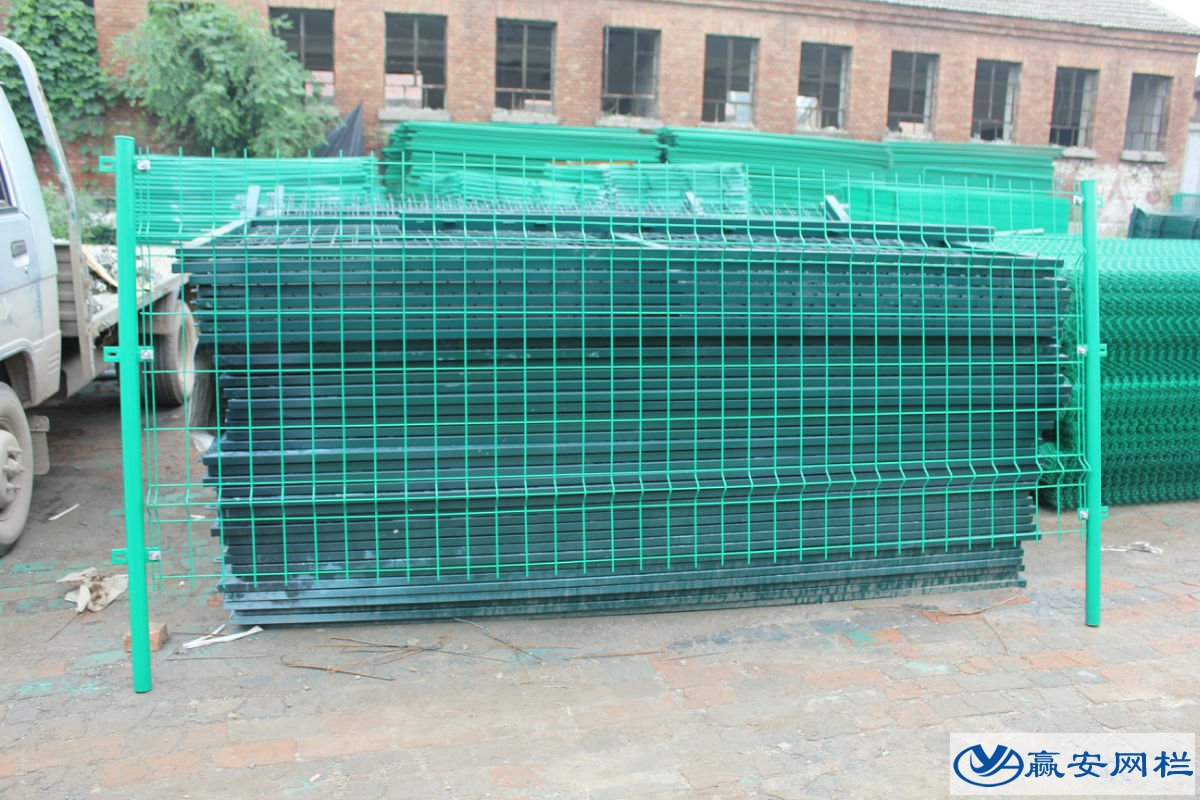 現(xiàn)貨護(hù)欄網(wǎng)