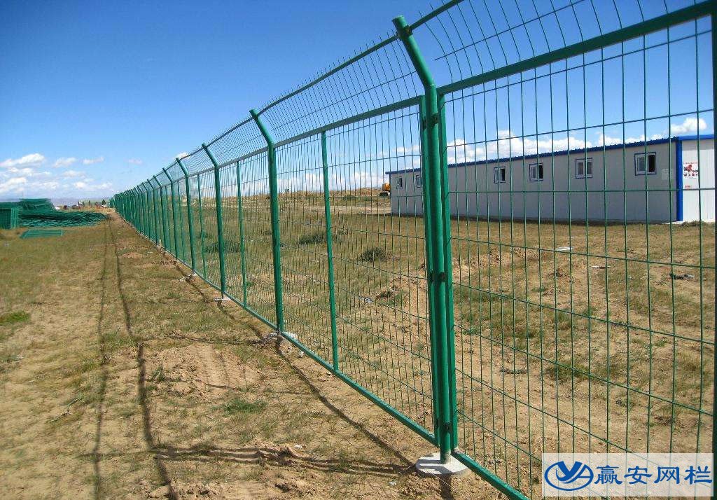 鐵絲網(wǎng)護(hù)欄