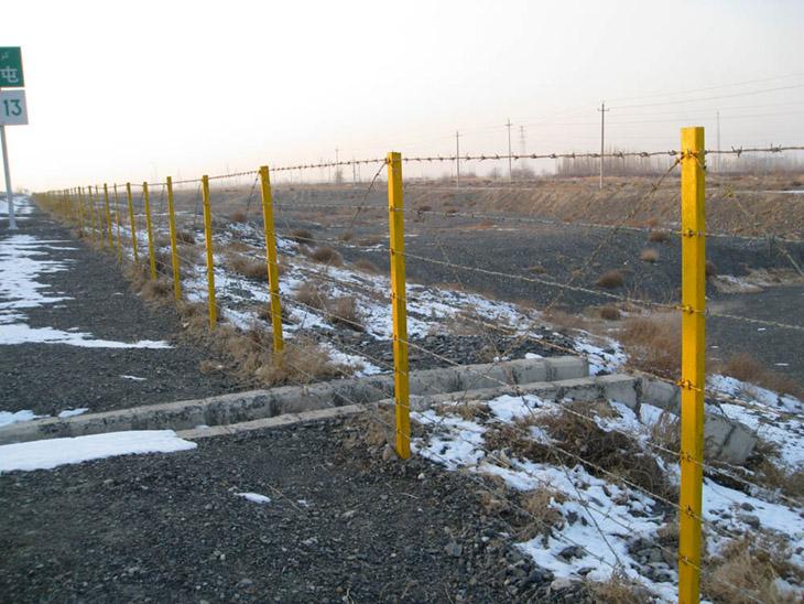 公路護(hù)欄網(wǎng)