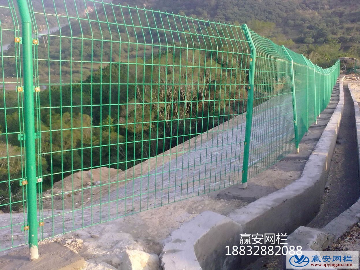 雙邊絲護欄網(wǎng)