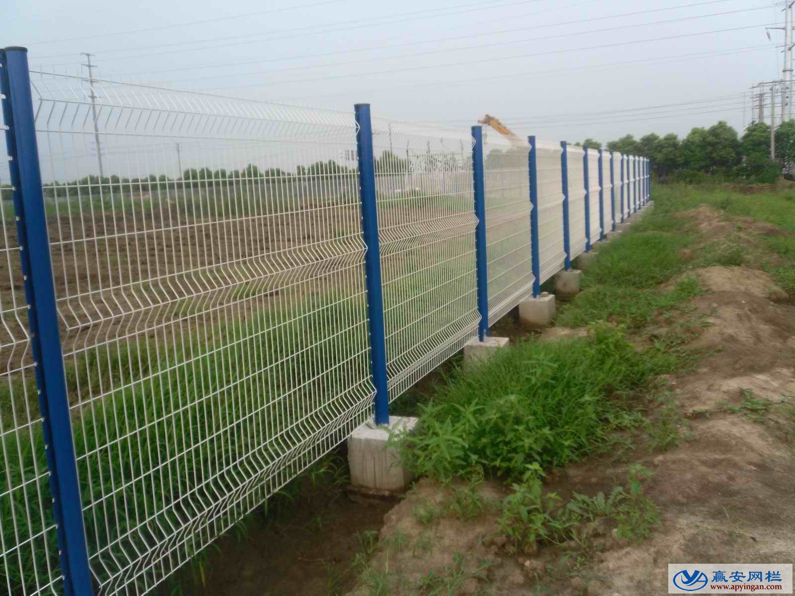 太陽能場(chǎng)地圍欄網(wǎng)