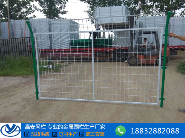 框架護(hù)欄網(wǎng)式光伏電站圍欄網(wǎng) 光伏電站圍欄網(wǎng)