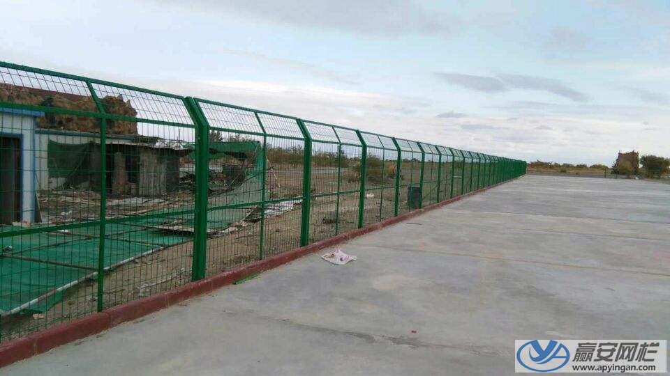 框架式圈地鐵絲圍欄網(wǎng) 圈地鐵絲圍欄網(wǎng)
