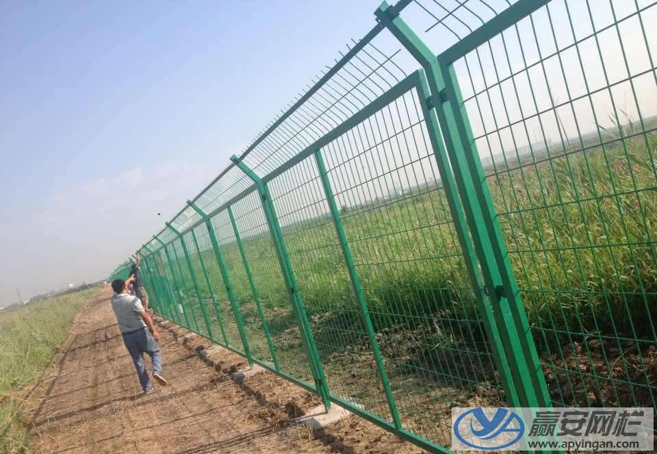 框架護(hù)欄隔離網(wǎng) 框架護(hù)欄隔離網(wǎng)