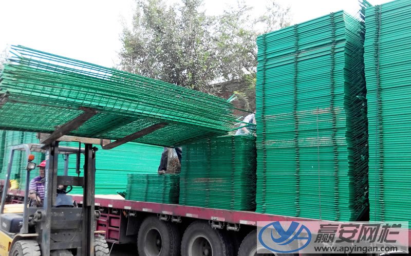 公路護欄網(wǎng)發(fā)貨 公路護欄網(wǎng)