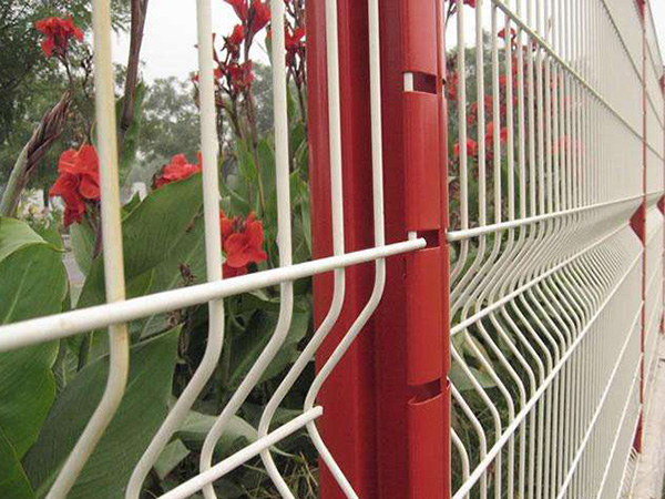 三角折彎護欄網(wǎng)