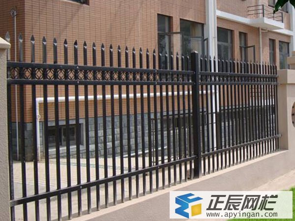 天津鋅鋼護(hù)欄