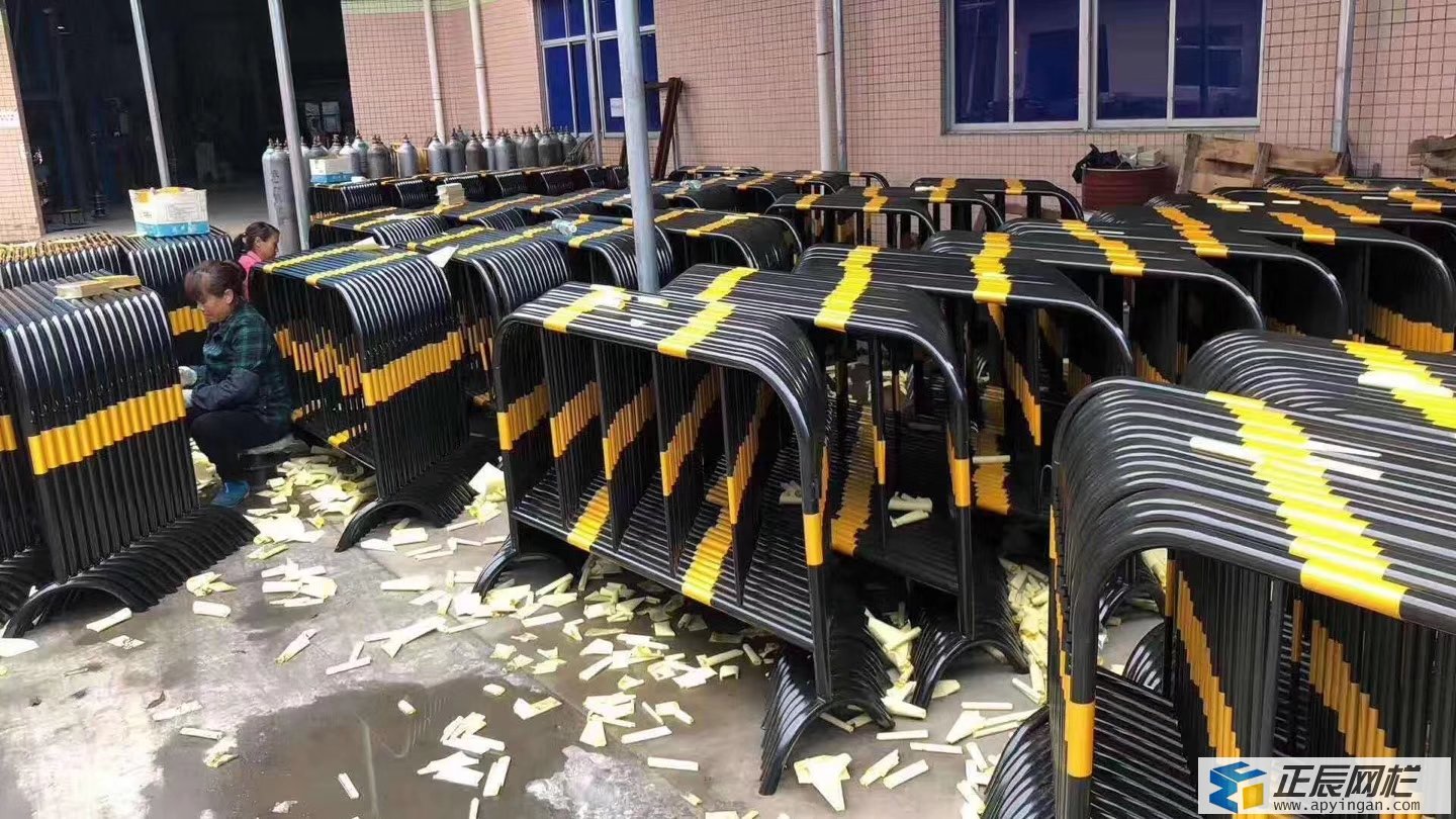 鐵馬護(hù)欄多少錢一個