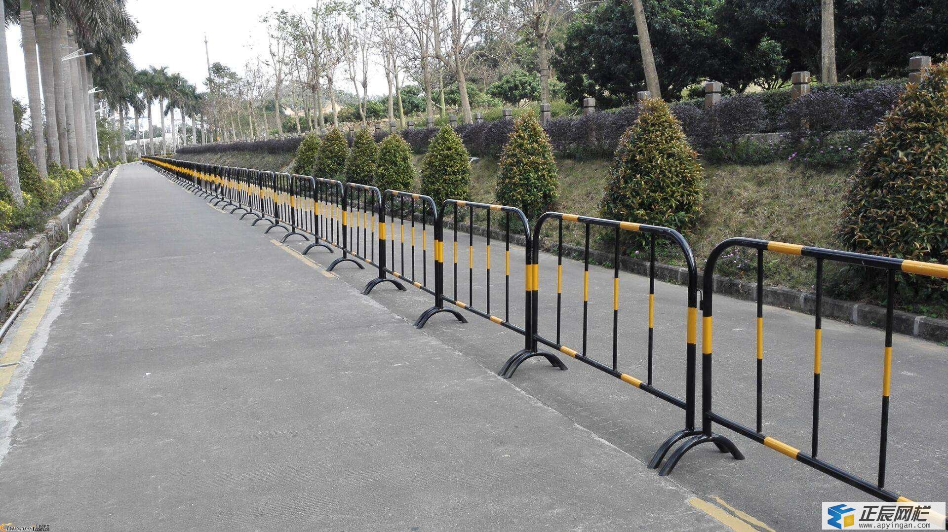 鐵馬護(hù)欄圖片