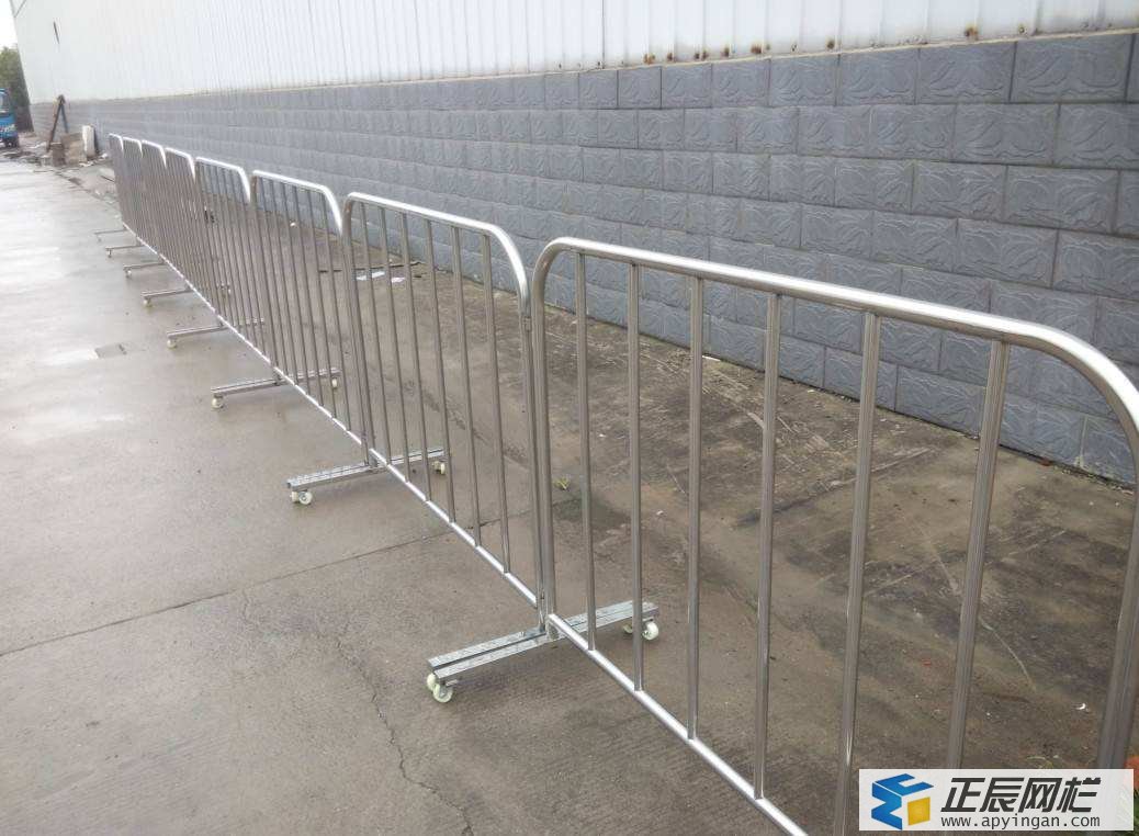 鐵馬護(hù)欄圖片