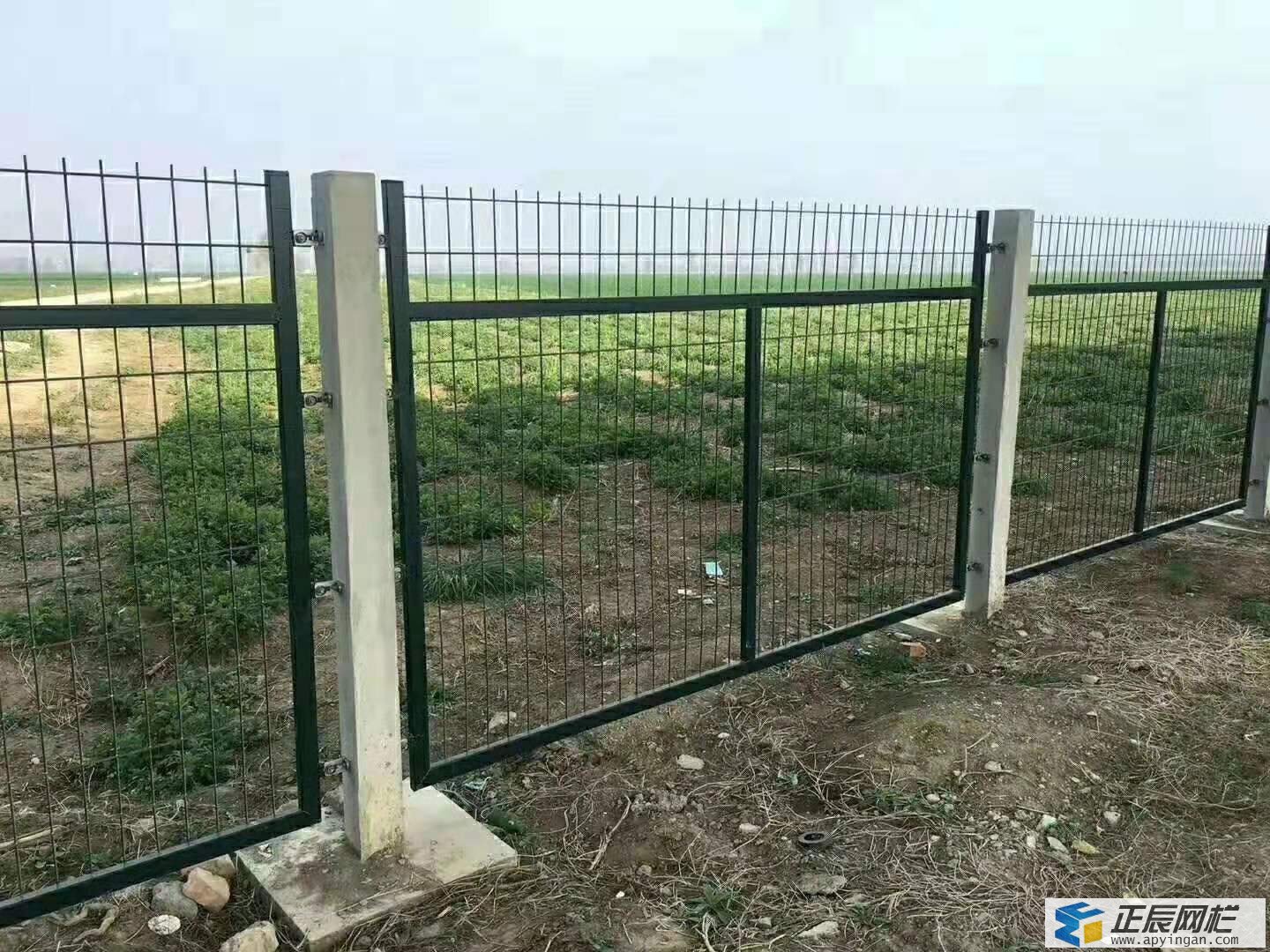 鐵路護欄網(wǎng)圖片