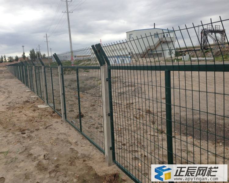 鐵路護欄網(wǎng)圖片