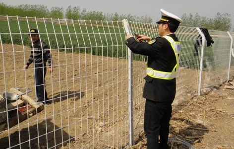 公路護(hù)欄網(wǎng)