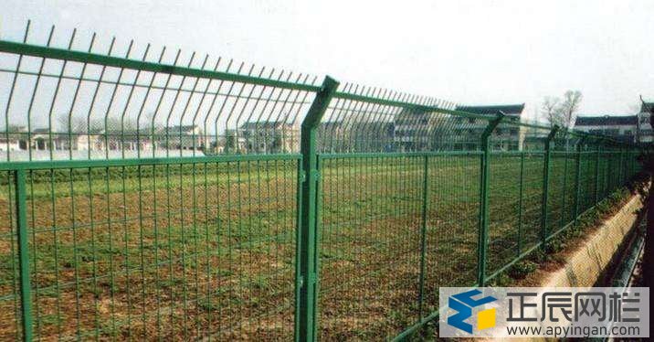 圍地護(hù)欄網(wǎng)