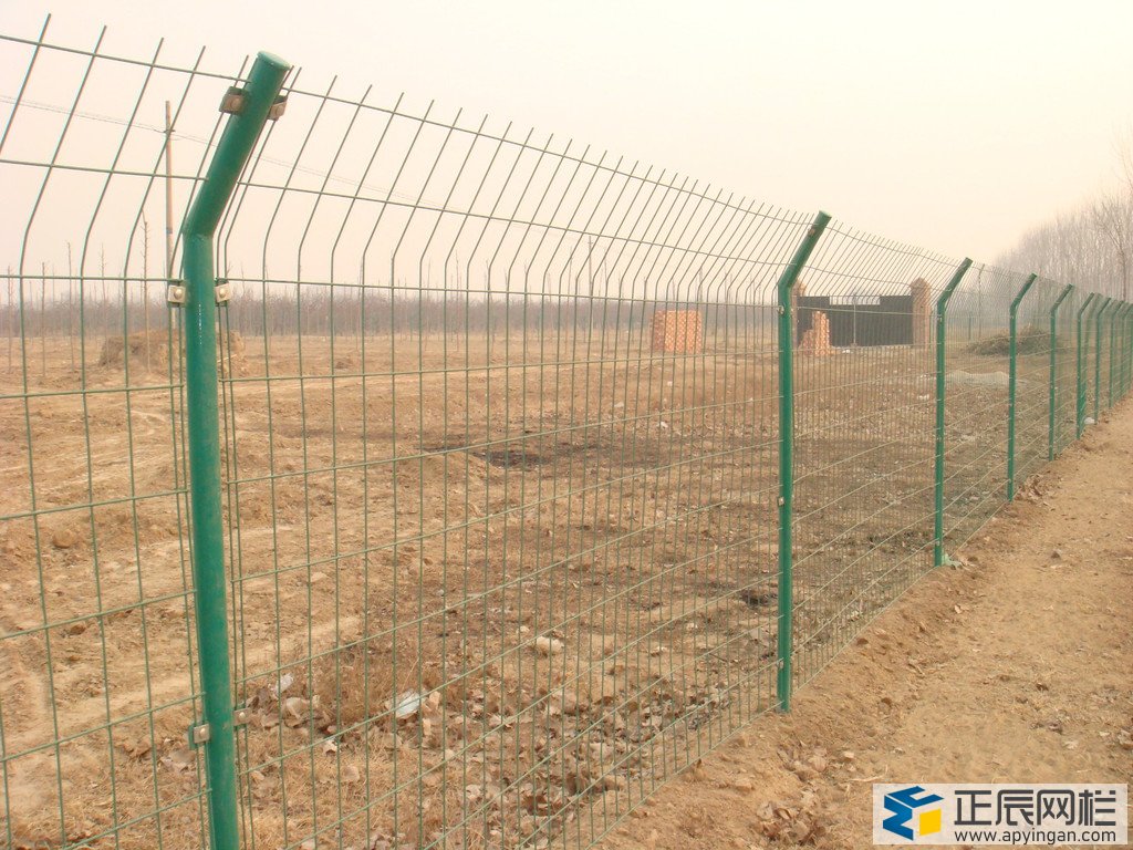 圍地護(hù)欄網(wǎng)