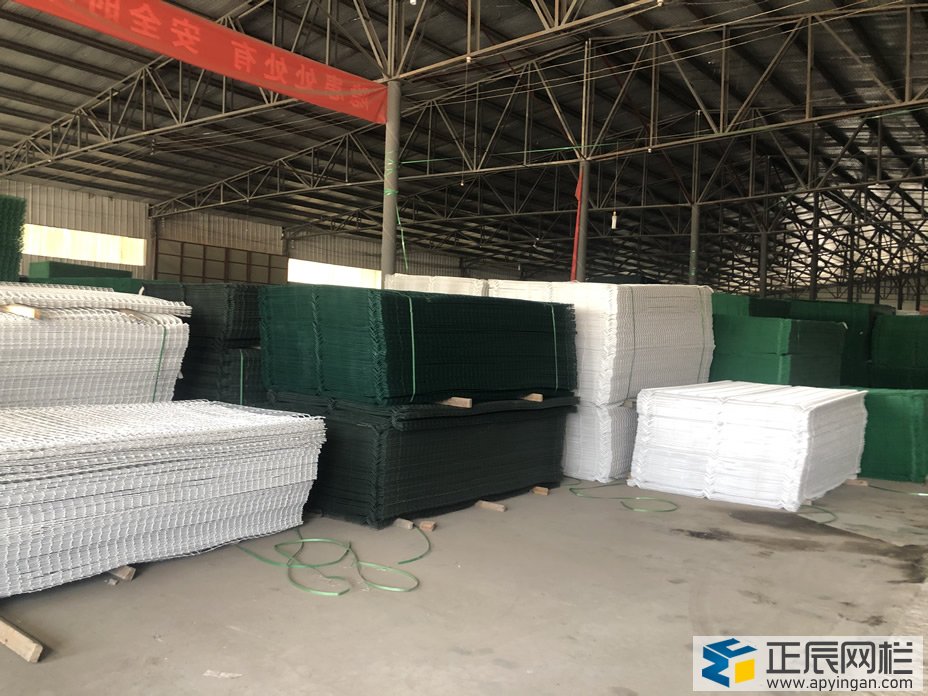 桃型柱護(hù)欄網(wǎng)生產(chǎn)廠家