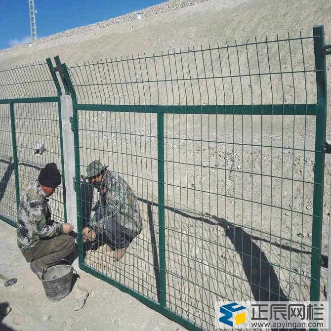 鐵路護(hù)欄網(wǎng)的安裝施工