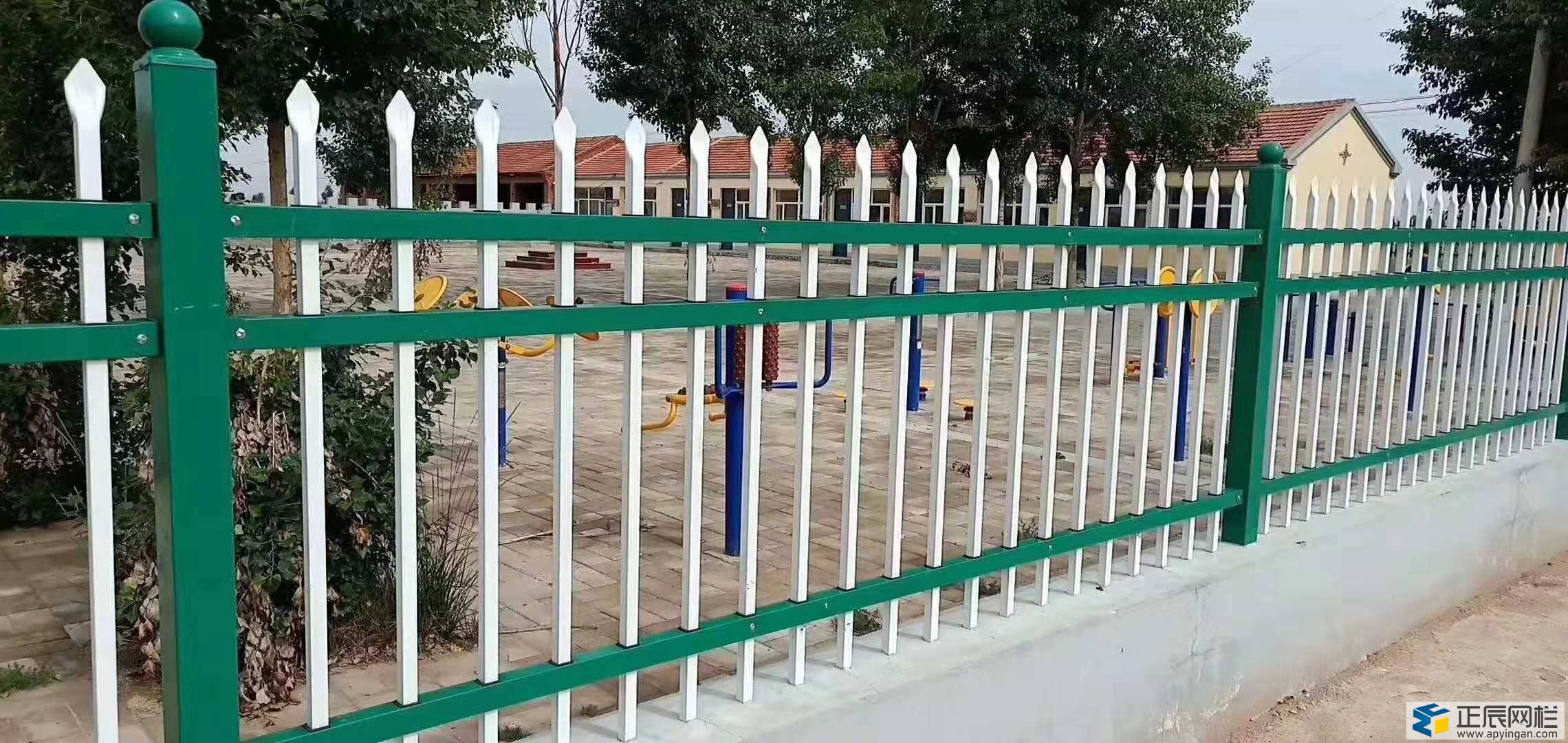 服務(wù)區(qū)護(hù)欄網(wǎng)廠家