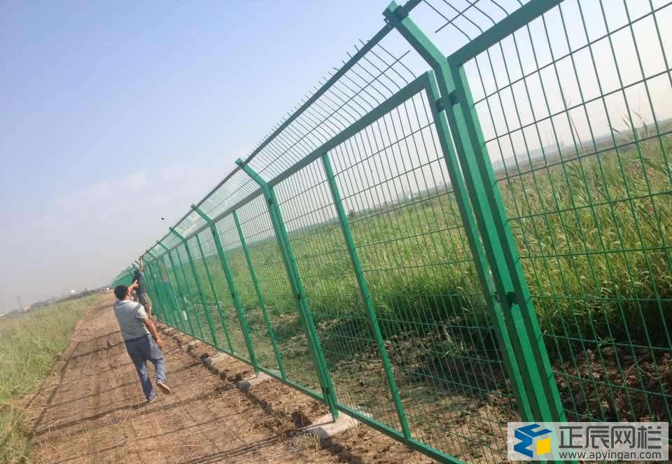 護欄網(wǎng)安裝