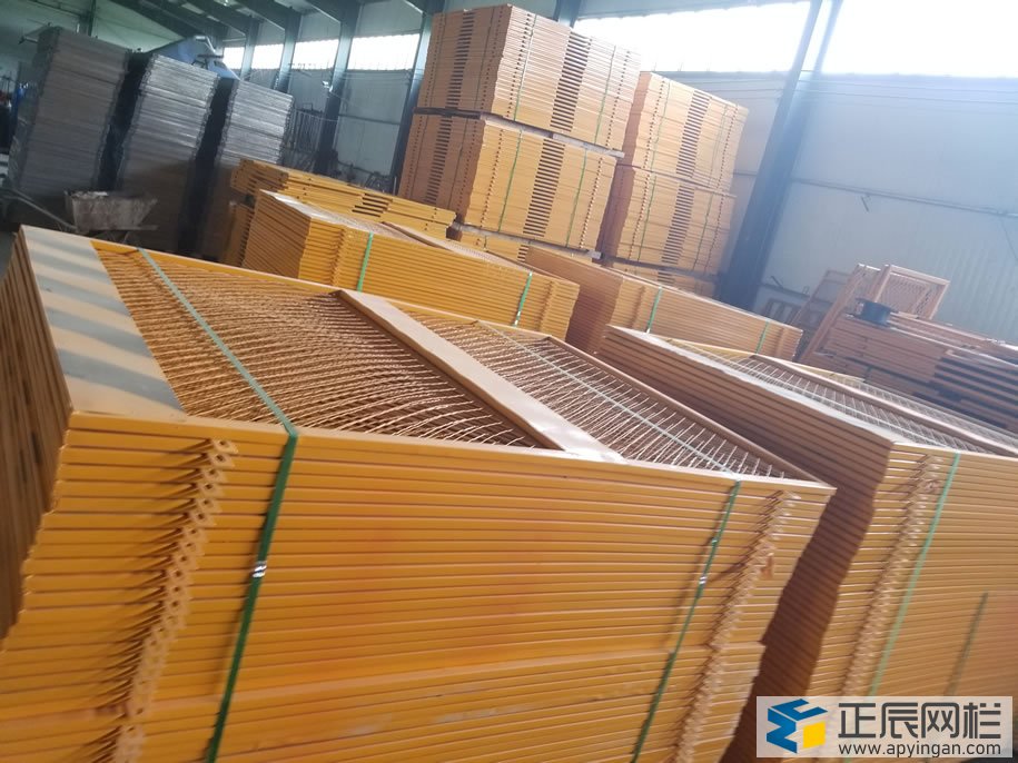 現(xiàn)貨工地基坑護欄