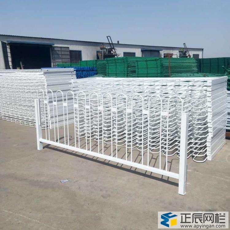 護(hù)欄網(wǎng)廠家現(xiàn)貨供應(yīng)