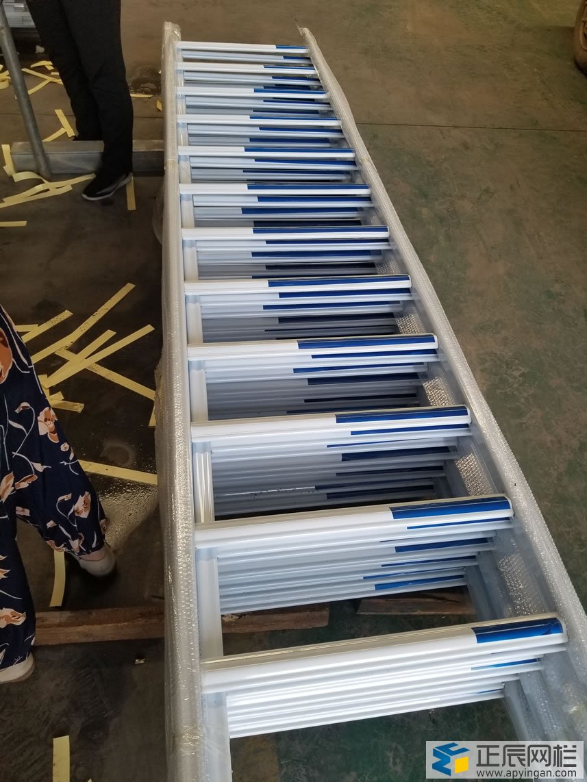 現(xiàn)貨市政鋅鋼護(hù)欄生產(chǎn)廠家