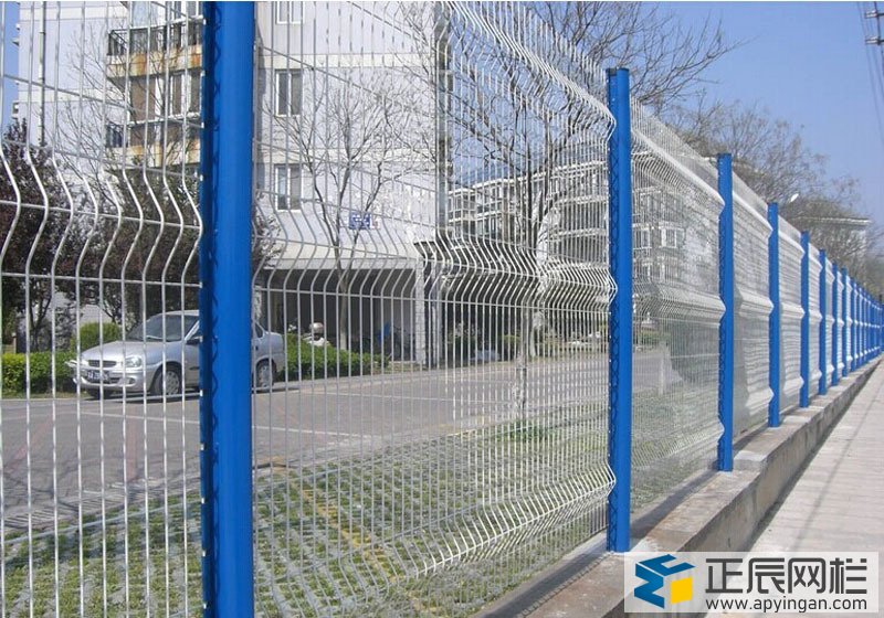鐵絲網(wǎng)圍欄防護欄323