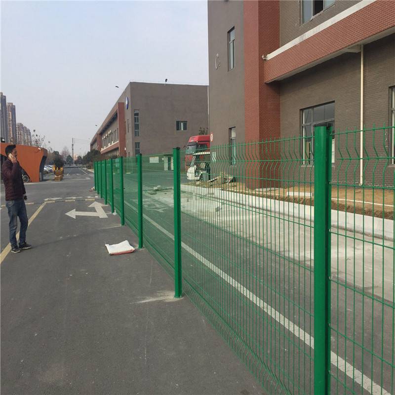 小區(qū)護欄網(wǎng)2