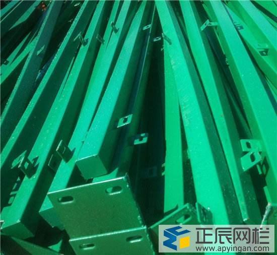 護(hù)欄網(wǎng)立柱
