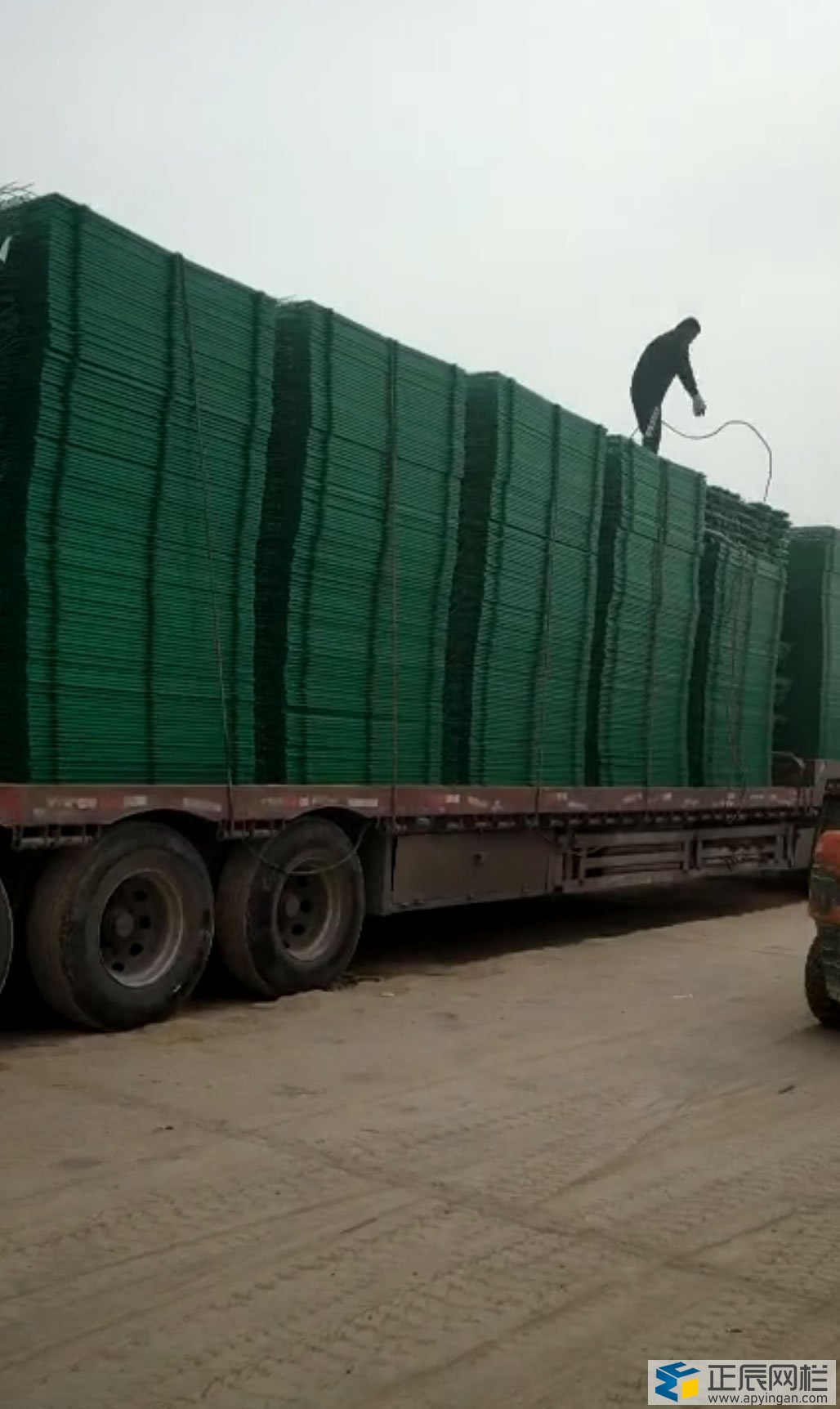 護(hù)欄網(wǎng)廠商