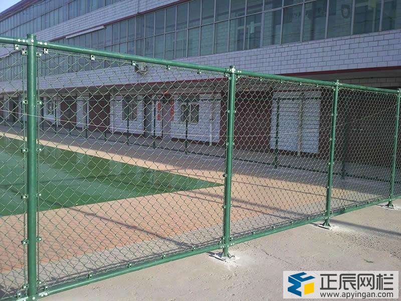球場防護圍欄