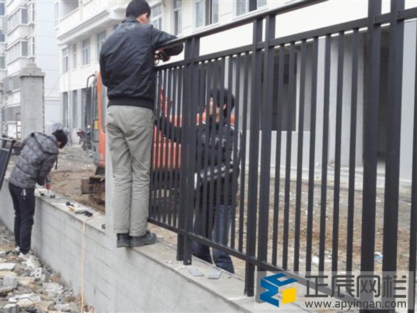 鋅鋼護(hù)欄每米價格