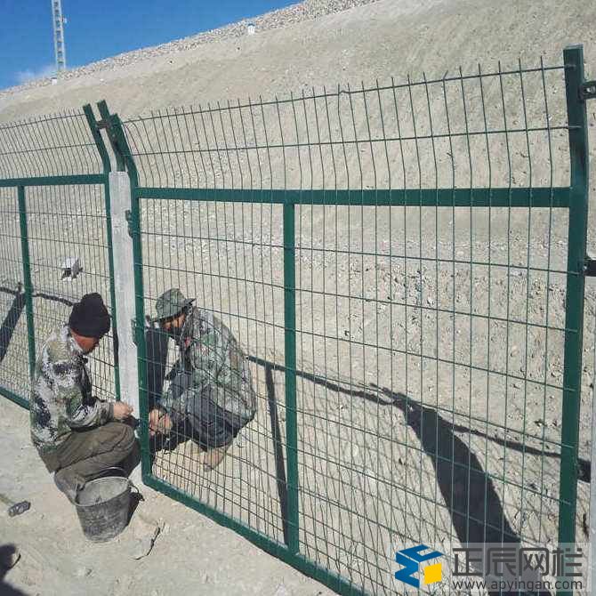 鐵路防護(hù)柵欄