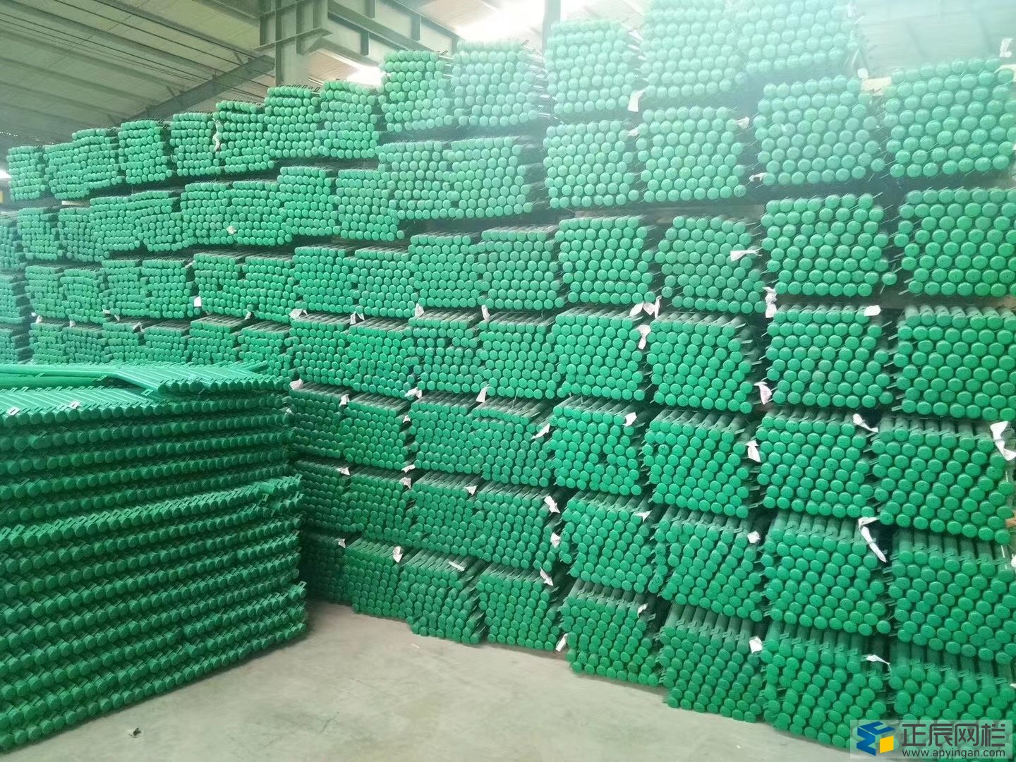 框架護(hù)欄網(wǎng)庫存