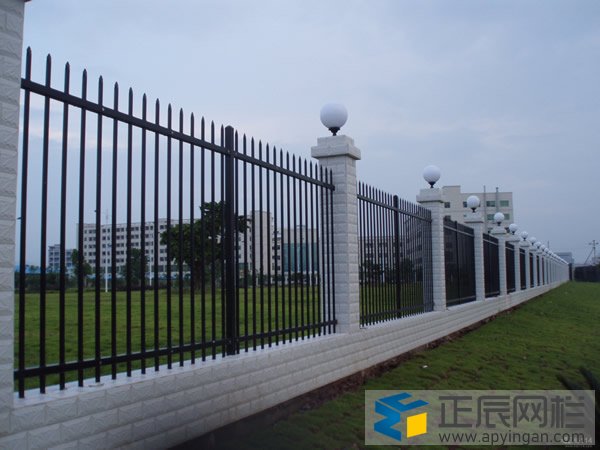 小區(qū)圍墻護欄