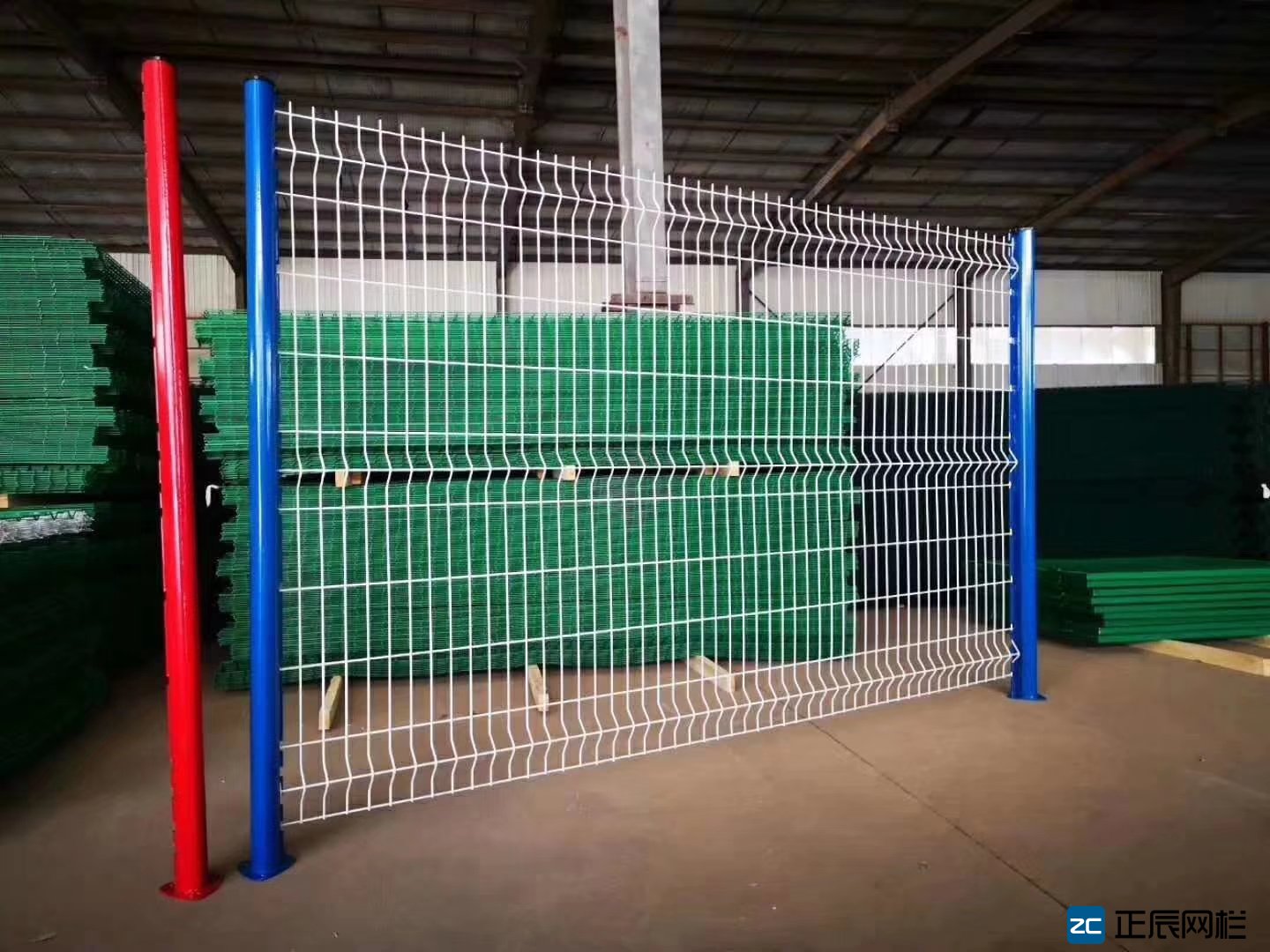 桃型柱護(hù)欄網(wǎng)