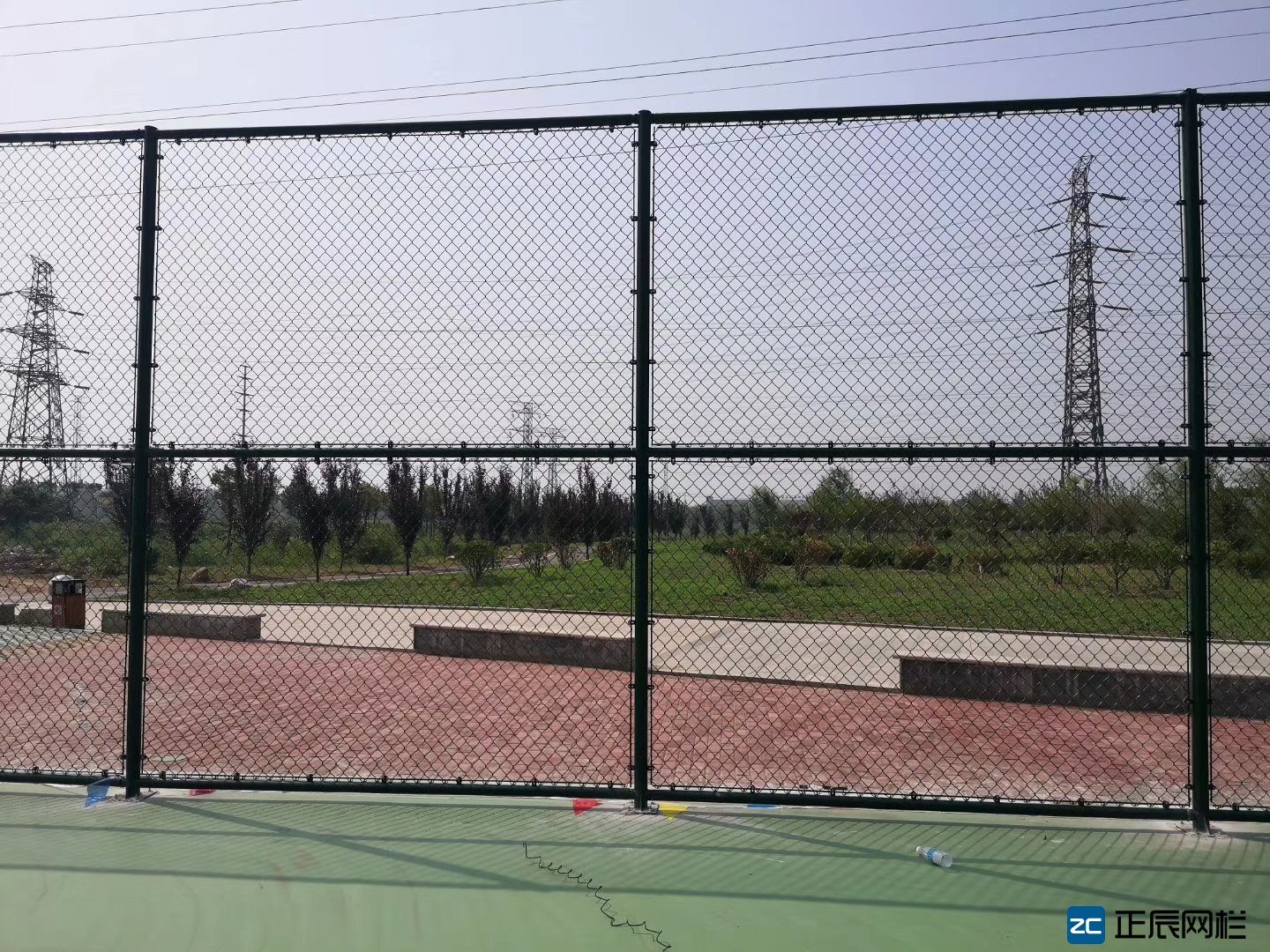 球場護(hù)欄網(wǎng)多少錢一平