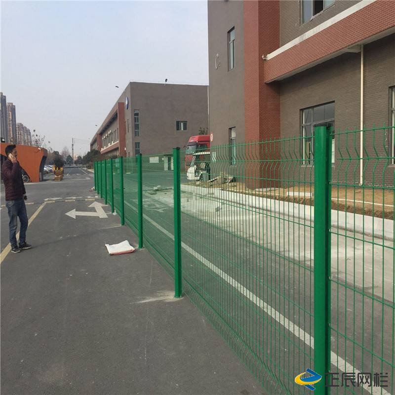 鐵絲網(wǎng)圍欄